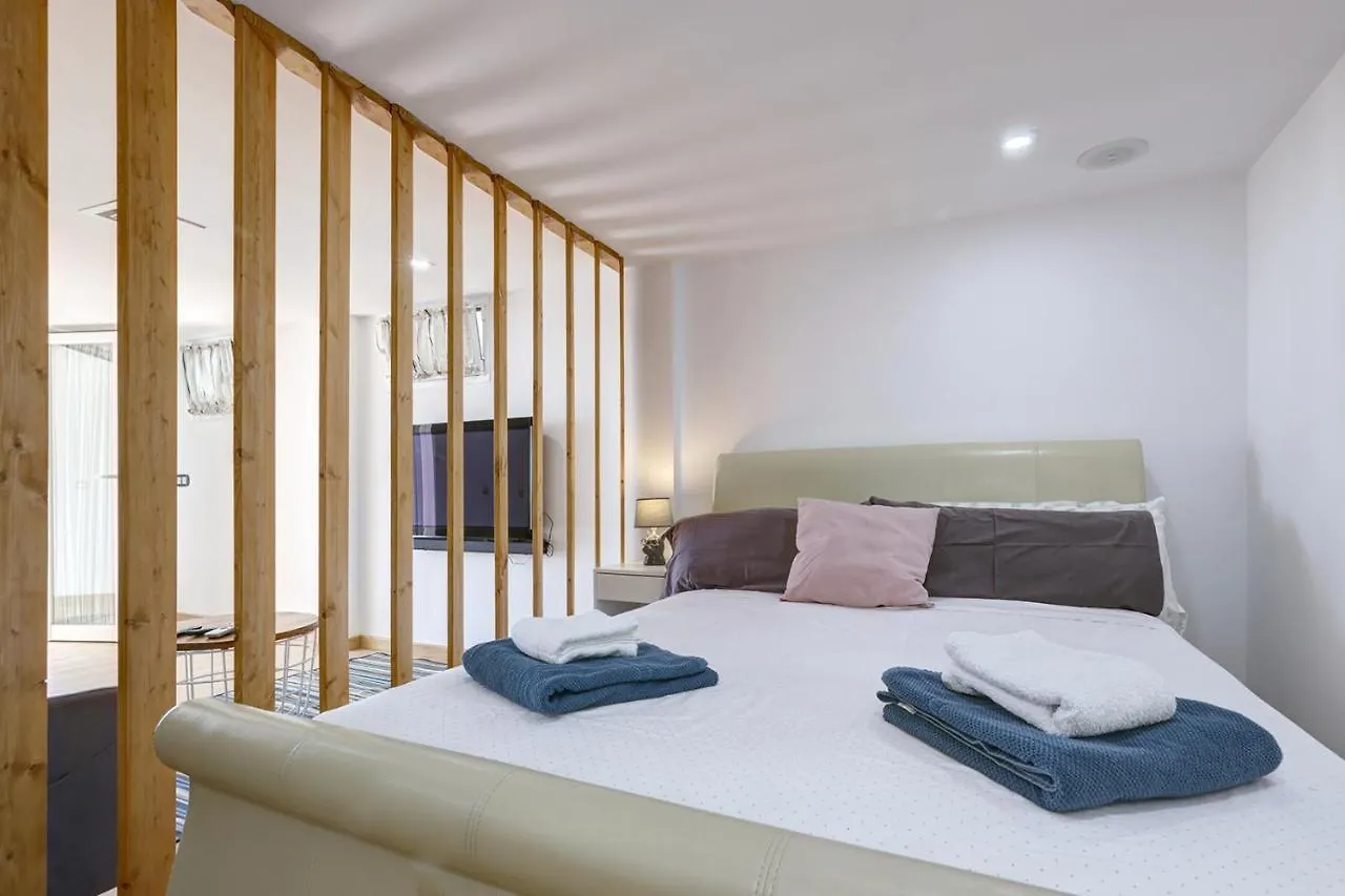 Modern Independent Studio Apt In Luxury Villa Benalmádena Appartamento