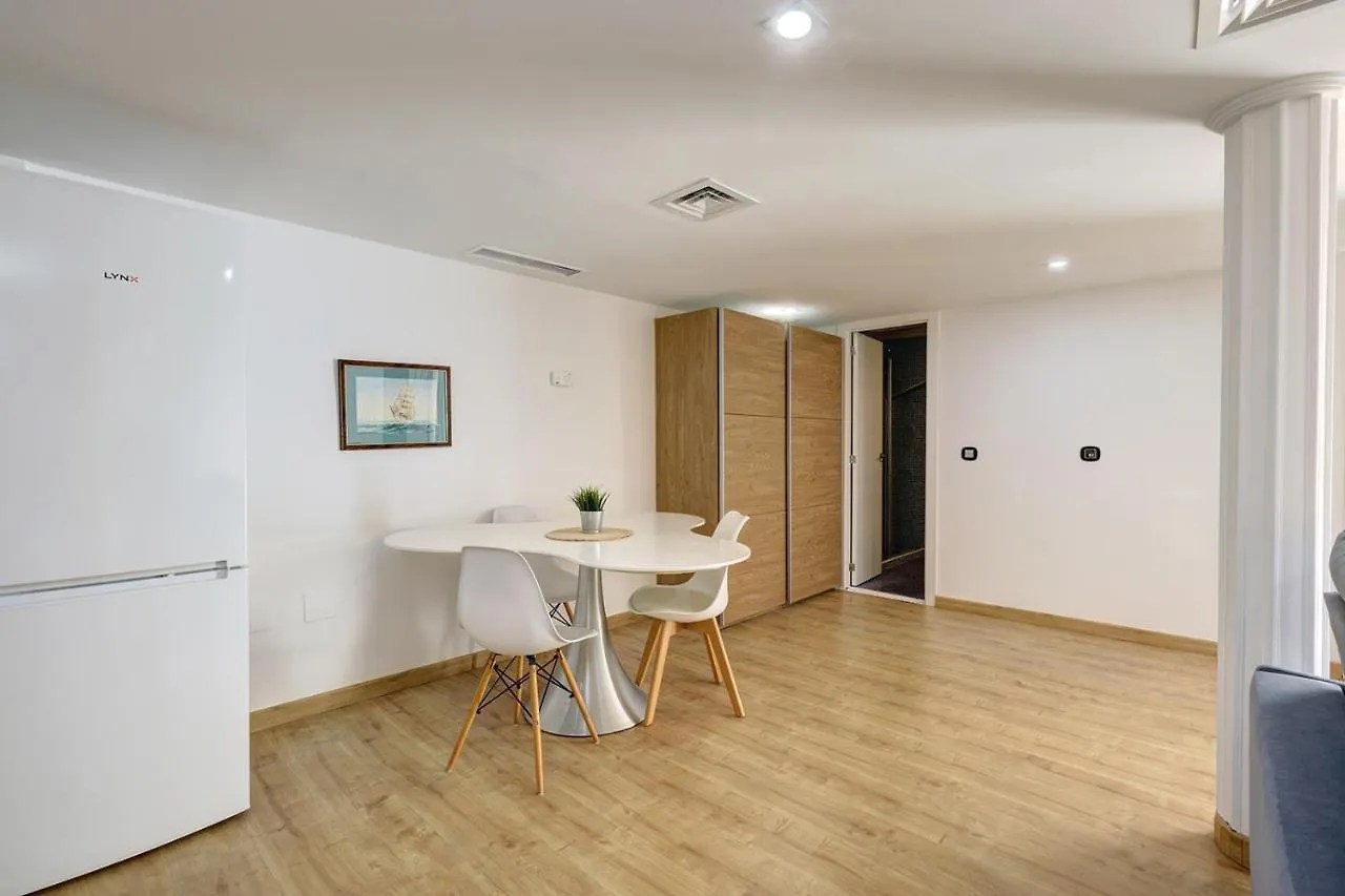 Modern Independent Studio Apt In Luxury Villa Benalmádena 0*,  Spagna