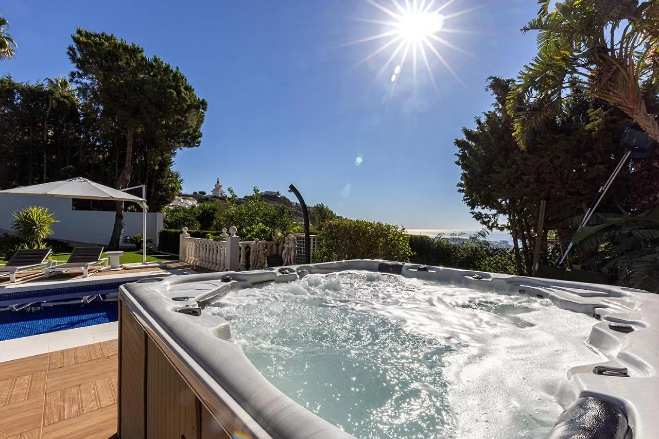 Modern Independent Studio Apt In Luxury Villa Benalmádena Spagna